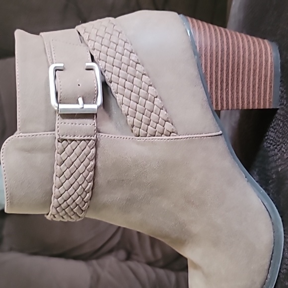 High heel boots- short boots - Picture 10 of 11